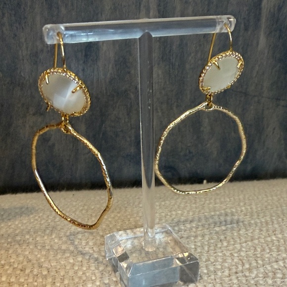 Gold Jewelry Set - Picture 3 of 3